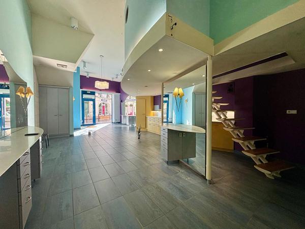 AGEN HYPER CENTRE - Immeuble de rapport de 4 lots proposant des prestations de qualité situé dans un quartier très recherché du centre-ville.