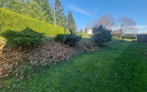 Maison à vendre    6 pièces • 295 m2 Saint-Yrieix-la-Perche