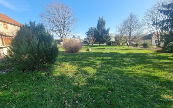 Maison à vendre    6 pièces • 295 m2 Saint-Yrieix-la-Perche