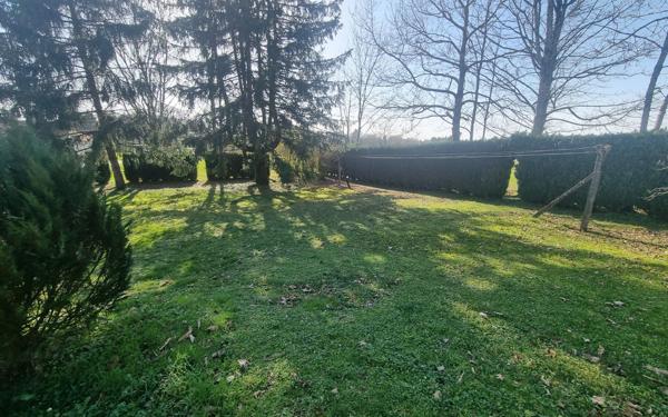 Maison à vendre    6 pièces • 295 m2 Saint-Yrieix-la-Perche