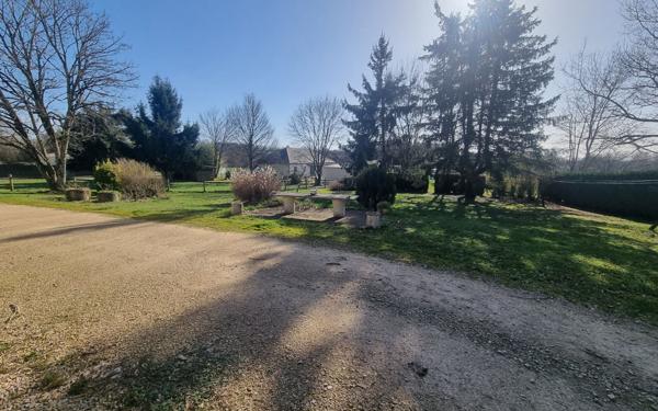 Maison à vendre    6 pièces • 295 m2 Saint-Yrieix-la-Perche