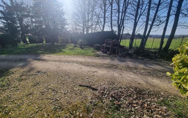 Maison à vendre    6 pièces • 295 m2 Saint-Yrieix-la-Perche