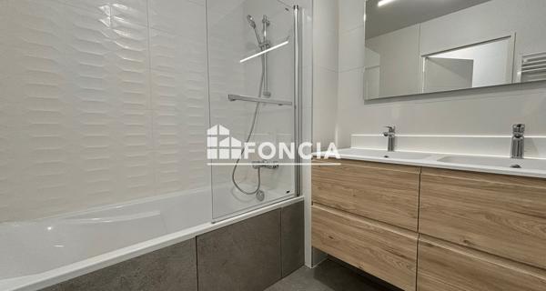 Location Appartement 3 pièces 58.75 m² - ÉCully 69130