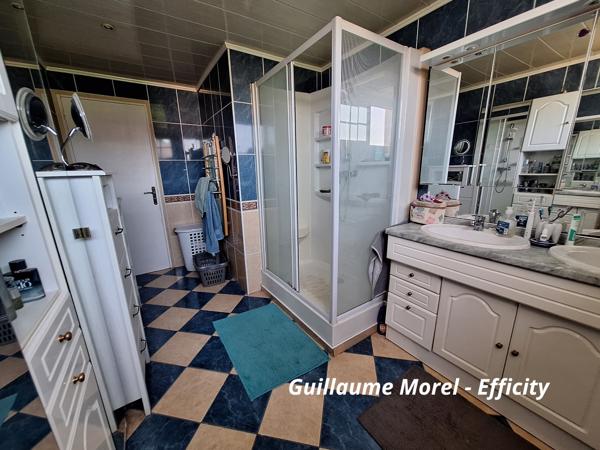 Maison
         4 pièces
        - 123 m² 271 000 € *