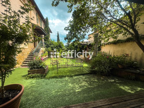 Maison 8 pièces - 310 m²