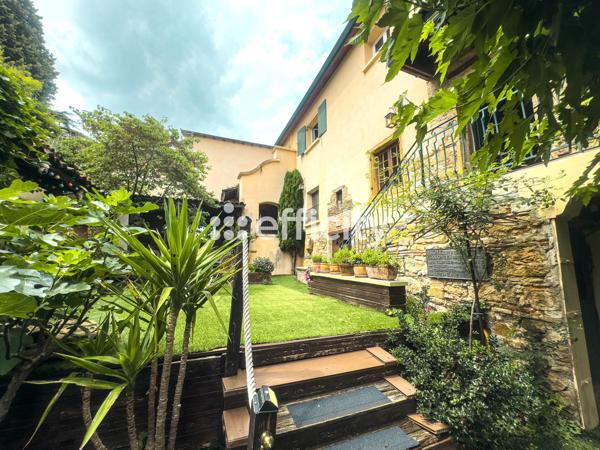 Maison 8 pièces - 310 m²