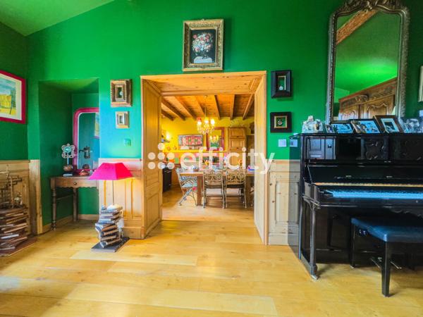 Maison 8 pièces - 310 m²