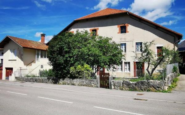 Maison à vendre    5 pièces •  Artemare