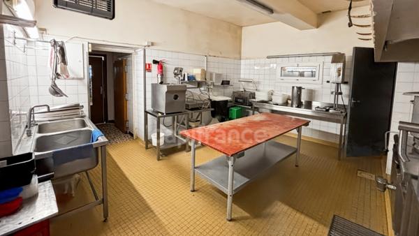 MANSIGNÉ 72 A VENDRE Fonds de commerce BOUCHERIE CHARCUTERIE
