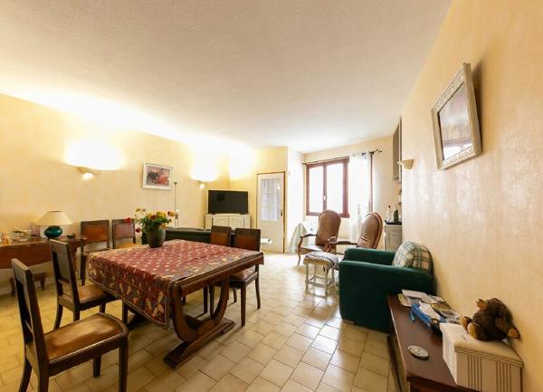 Maison à vendre    9 pièces •  Vingrau