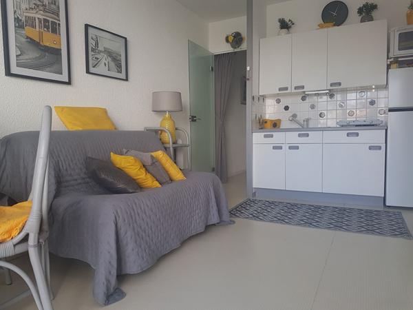 QUARTIER PRESIDENT : STUDIO 25 M² VUE LATERALE MER