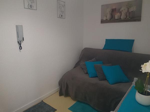 QUARTIER PRESIDENT : STUDIO 25 M² VUE LATERALE MER
