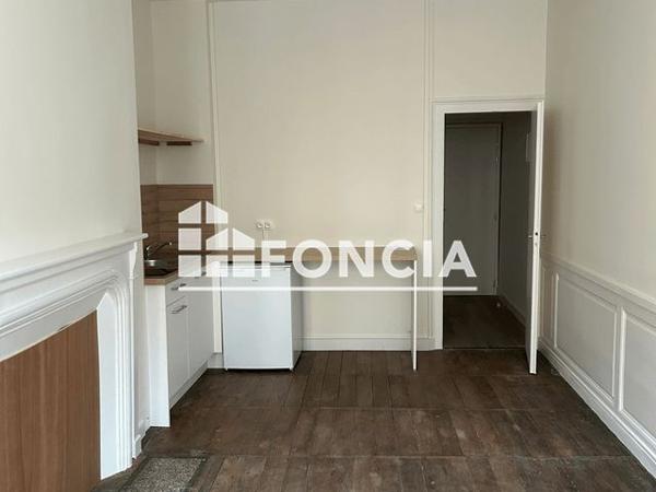 Location Studio 25.97 m² - 18 PLACE DES BANCS Limoges 87000
