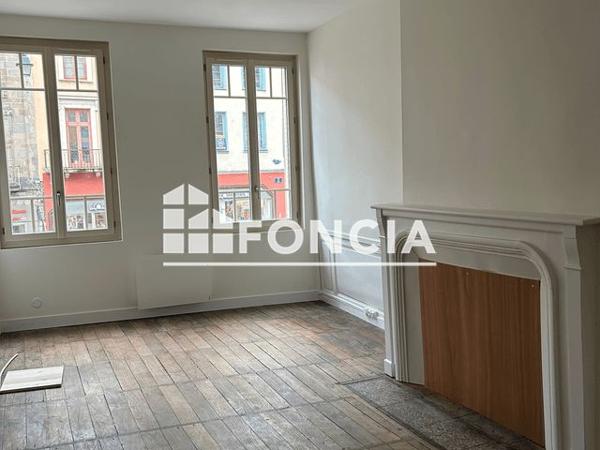 Location Studio 25.97 m² - 18 PLACE DES BANCS Limoges 87000