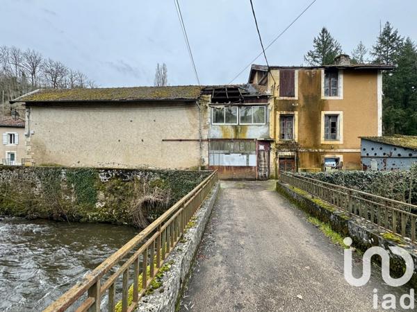 Maison 1 pièce de 120 m² à Nontron (24300)