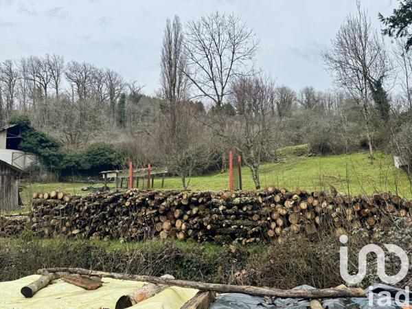 Maison 1 pièce de 120 m² à Nontron (24300)