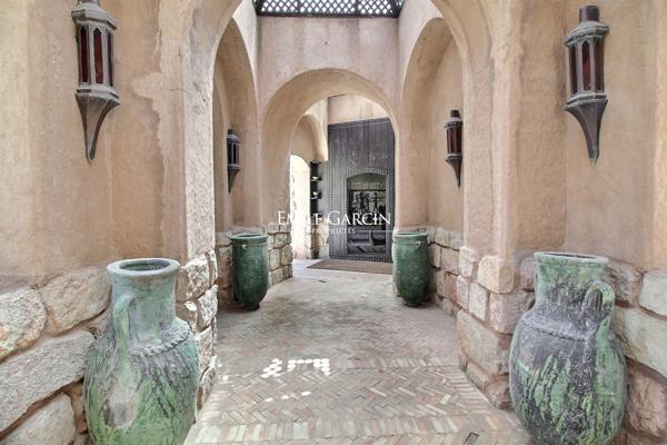 Unique propriété à vendre au triangle d'or à la Palmeraie de Marrakech