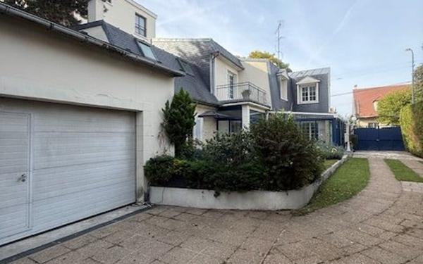 Maison à vendre    7 pièces • 175,53 m2 Saint-Maur-des-Fossés