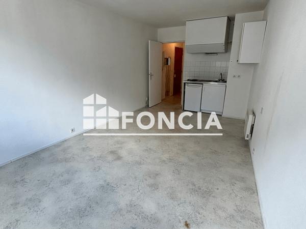 Location Studio 25 m² - 36 RUE CHARLES GILLE Tours 37000