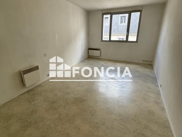 Location Studio 25 m² - 36 RUE CHARLES GILLE Tours 37000