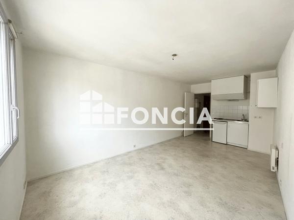 Location Studio 25 m² - 36 RUE CHARLES GILLE Tours 37000