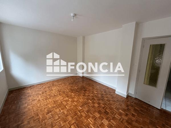 Location Appartement 2 pièces 49.54 m² - 25 PLACE NICOLAS FRUMEAUD Tours 37000