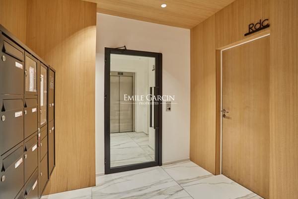 À Vendre - Appartement - Neuilly Sur Seine - 92200 - 3 Chambres - Terrasse
