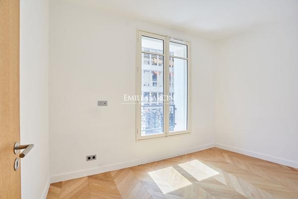 À Vendre - Appartement - Neuilly Sur Seine - 92200 - 3 Chambres - Terrasse