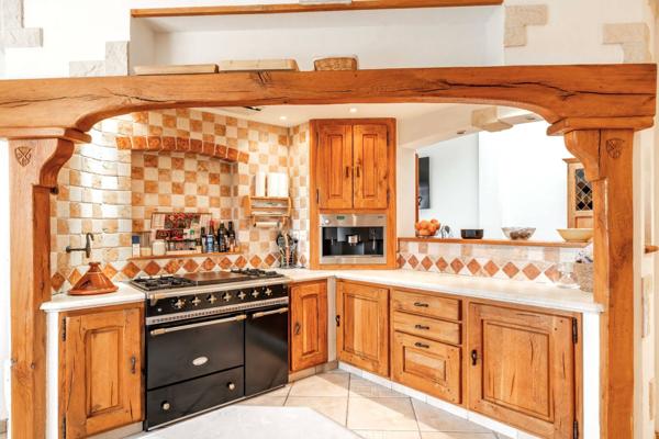 Maison
         8 pièces
        - 265 m² Exclusivité 1 490 000 € *