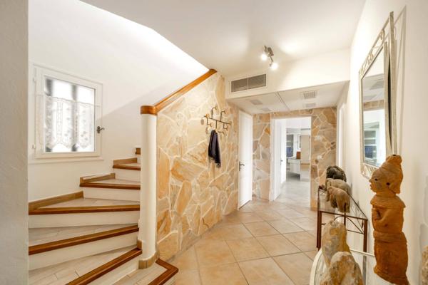 Maison
         8 pièces
        - 265 m² Exclusivité 1 490 000 € *