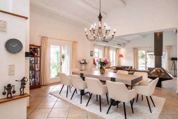 Maison
         8 pièces
        - 265 m² Exclusivité 1 490 000 € *