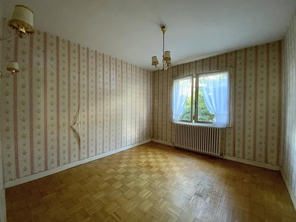 Maison avec grande dépendance aux portes de Le Blanc