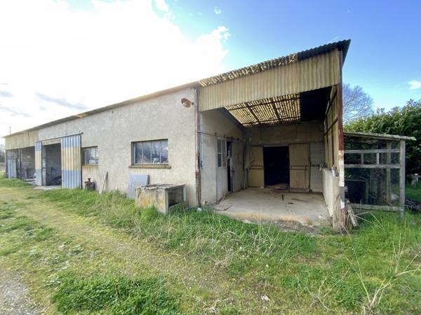 Maison avec grande dépendance aux portes de Le Blanc