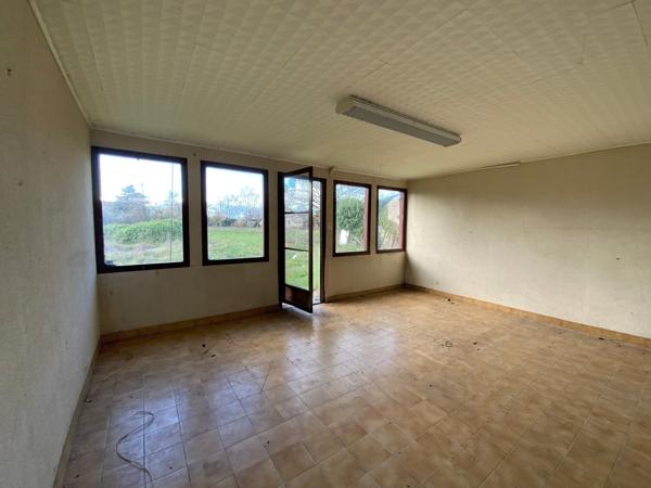 Maison avec grande dépendance aux portes de Le Blanc