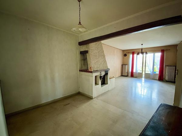 Maison avec grande dépendance aux portes de Le Blanc