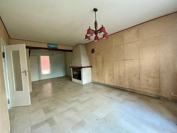 Maison avec grande dépendance aux portes de Le Blanc