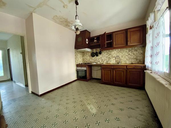 Maison avec grande dépendance aux portes de Le Blanc