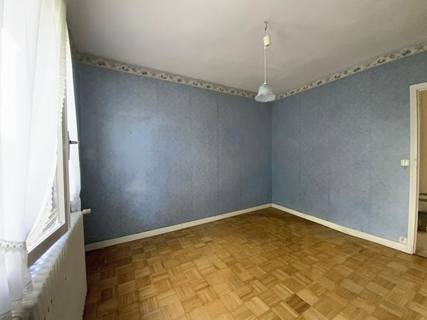 Maison avec grande dépendance aux portes de Le Blanc