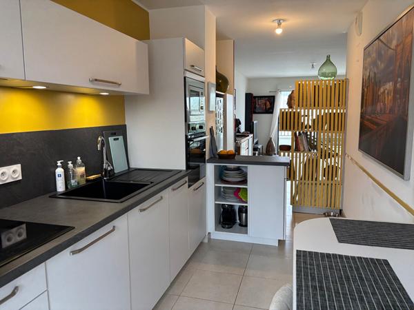 AURAY T.3 HYPER CENTRE VILLE AVEC GARAGE ET TERASSE- 69 m² HYPER CENTRE AVEC GARAGE , Auray