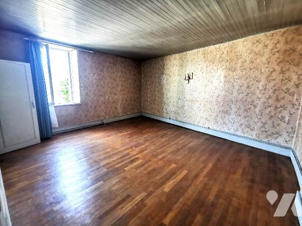Vous recherchez un bien à rénover ! N'hésitez plus, venez découvrir ces deux maisons !