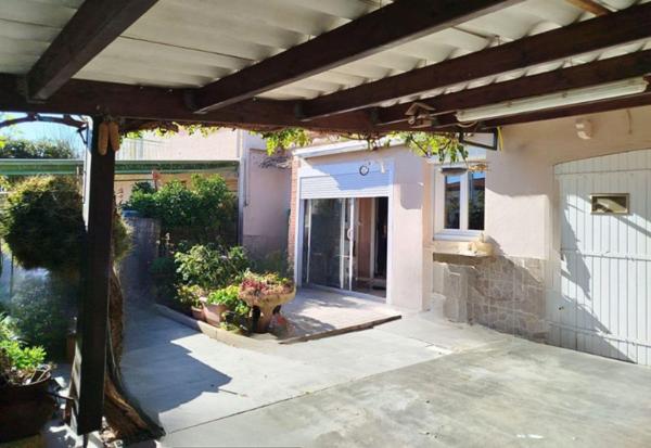 CANET EN ROUSSILLON VILLAGE,  MAISON PLAIN-PIEDS AVEC GARAGE ET JARDIN