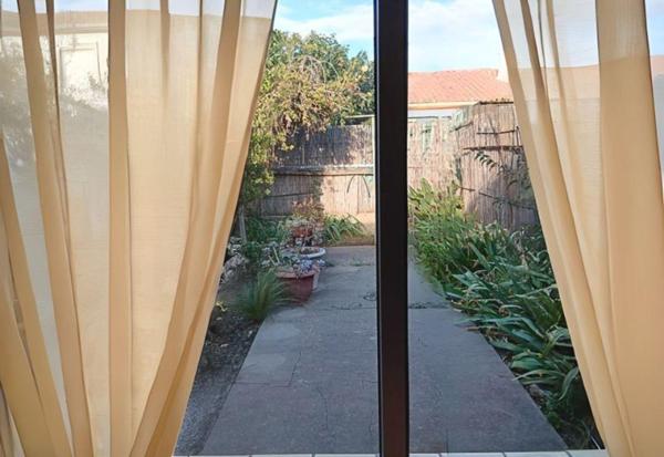 CANET EN ROUSSILLON VILLAGE,  MAISON PLAIN-PIEDS AVEC GARAGE ET JARDIN