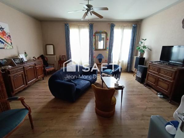 Spacieuse maison de ville centre bourg de Luynes