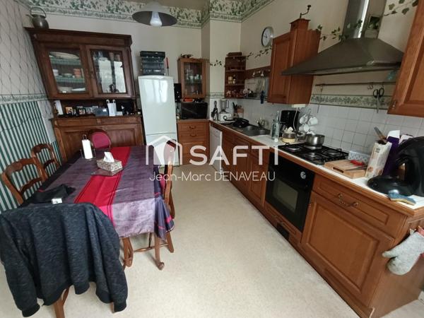 Spacieuse maison de ville centre bourg de Luynes