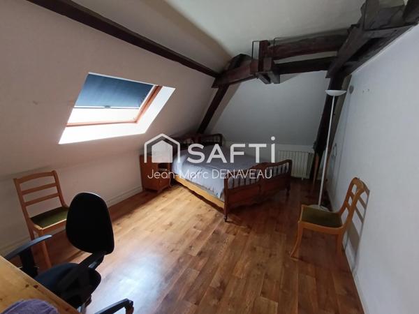 Spacieuse maison de ville centre bourg de Luynes