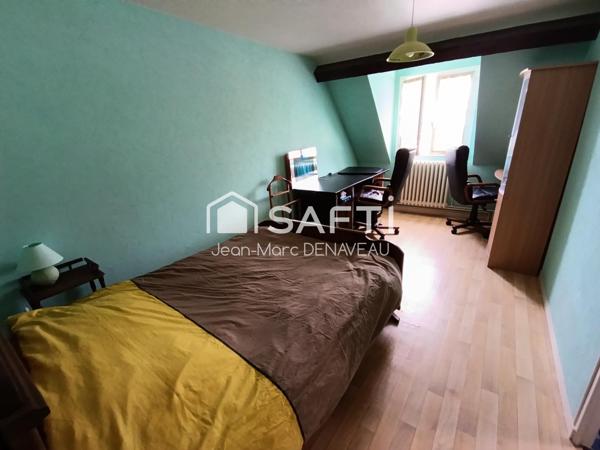 Spacieuse maison de ville centre bourg de Luynes