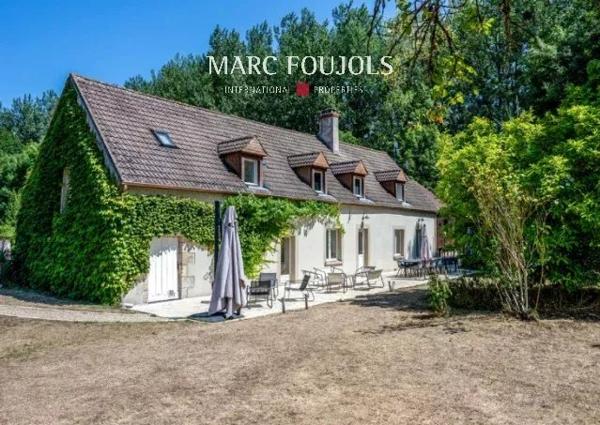 Proche Sancerre – Moulin avec dependance piscine et jaccuzi sur 5 hectares au coeur du Berry