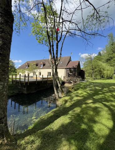 Proche Sancerre – Moulin avec dependance piscine et jaccuzi sur 5 hectares au coeur du Berry