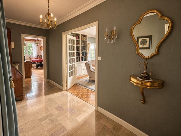 Appartement 107 m² Triple exposition Plein sud Parking Cave Ascenseur