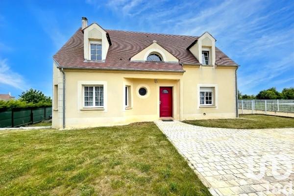 Maison 5 pièces de 145 m² à Sainte-Gemme-Moronval (28500)